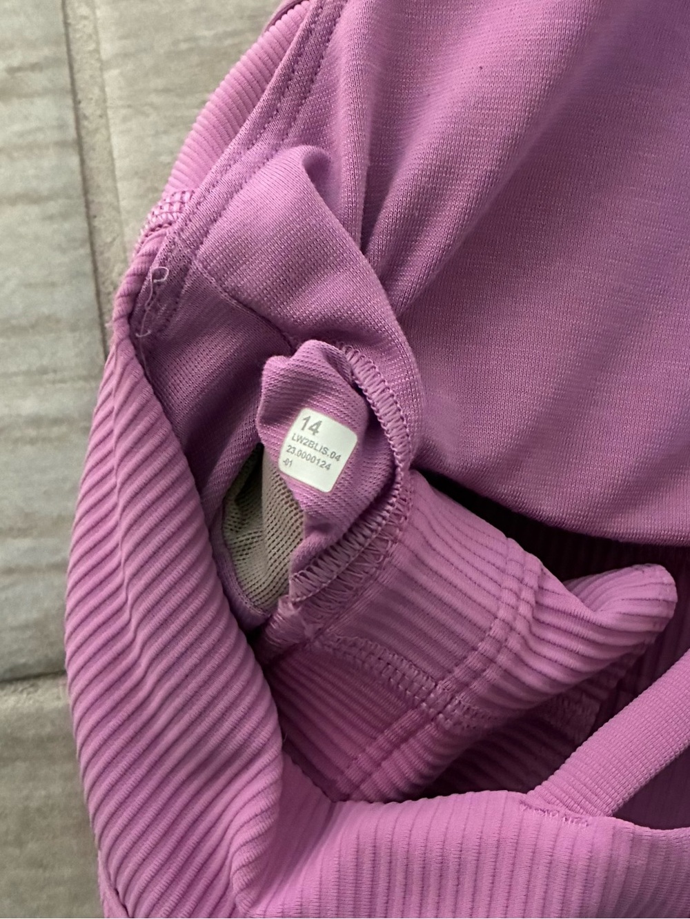 NWOT!! Lululemon Energy Longline Ribbed Bra - Picture 9 of 9